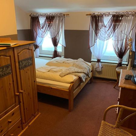 Hotel Mythos Ораниенбург Екстериор снимка